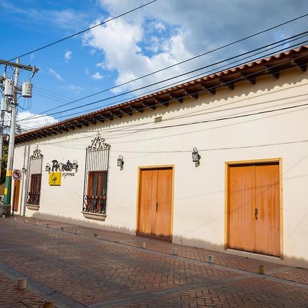 Apartamentos Casco Historico 코마야과 외부 사진